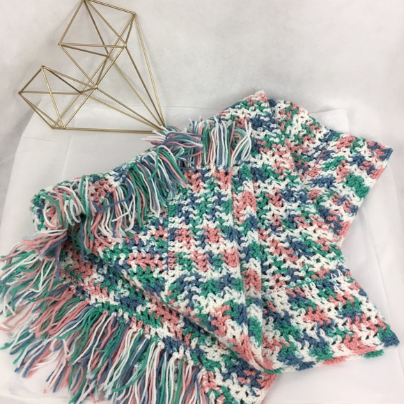 Hand Crochet Throw With Fringe - Picture 1 of 4